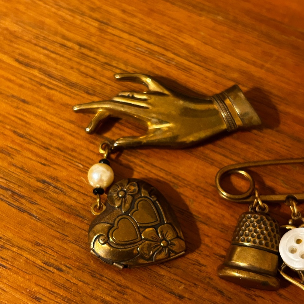 Vintage Brass Pins Brooches Sewing Sweetheart Locket - Picture 2 of 6